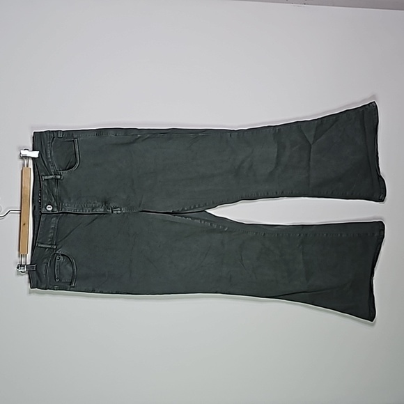 AMERICAN Eagle Green size 16 super high rise flared jeans - Picture 1 of 8
